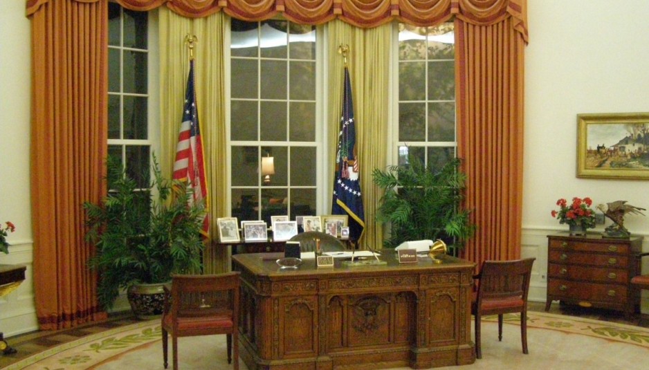 Which presidential candidate is getting the most money from real estate donors?