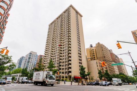 Jonathan Rose buys 217-unit affordable apartment building