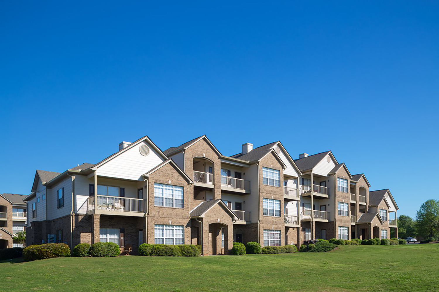 RADCO Sells Two Multifamily Buildings in Greater Atlanta to Viking Capital for $96.5 Million