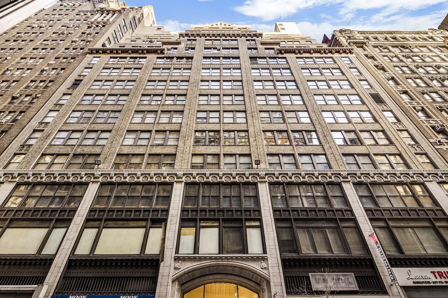 Professional AV Manufacturer Extron Electronics Extends 4,100-SF Lease at 247 West 37th Street