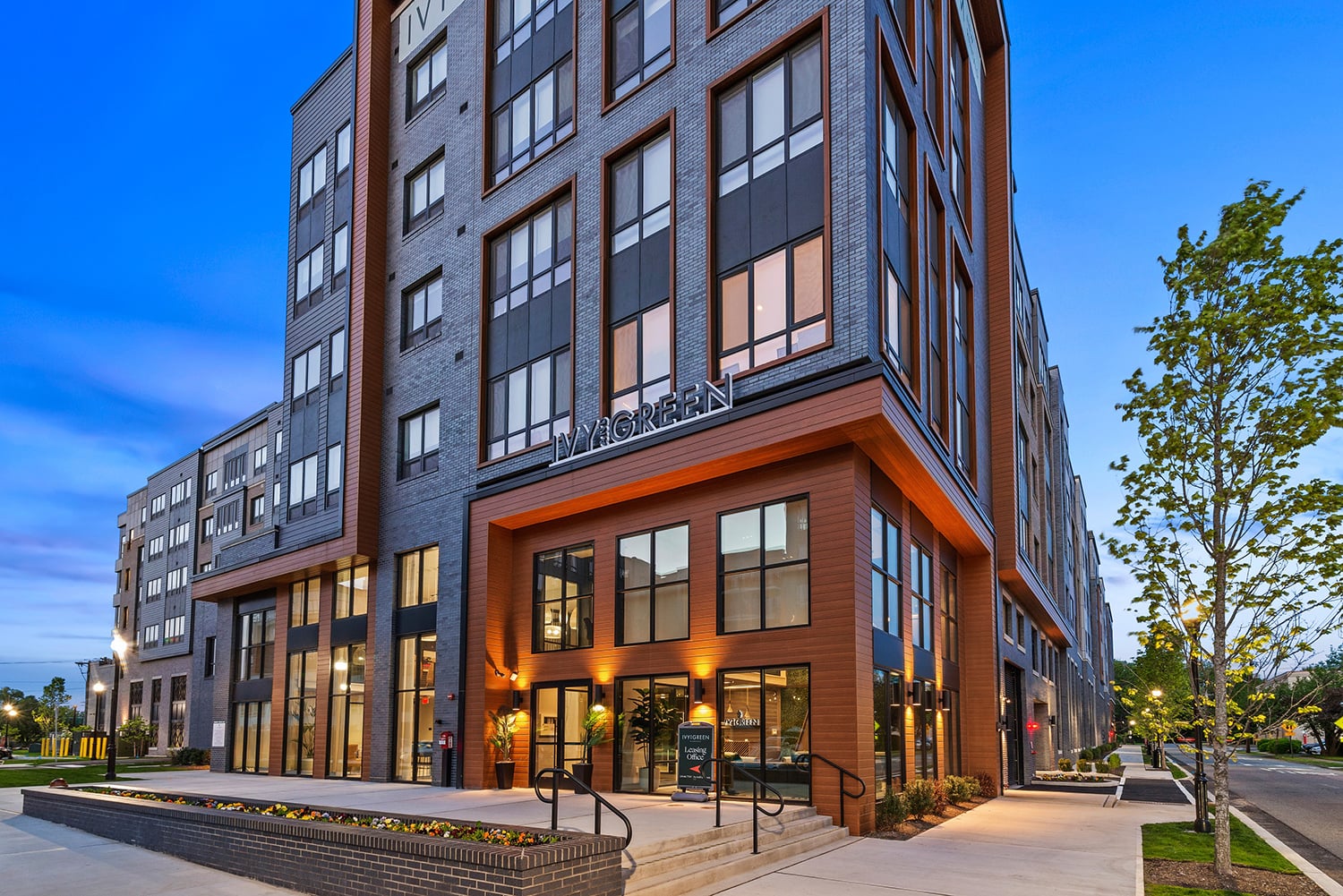 Hackensack Mayor Labrosse, Hornrock Properties Celebrate First Phase of Luxury Rental Ivy and Green
