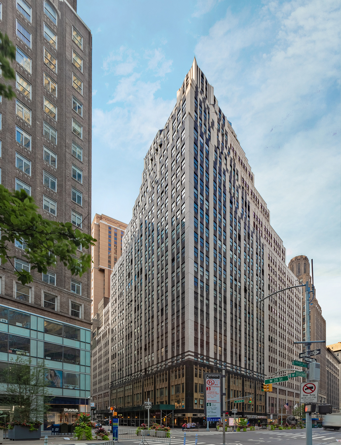 Two New Retail Tenants Sign at 1410 Broadway in Times Square